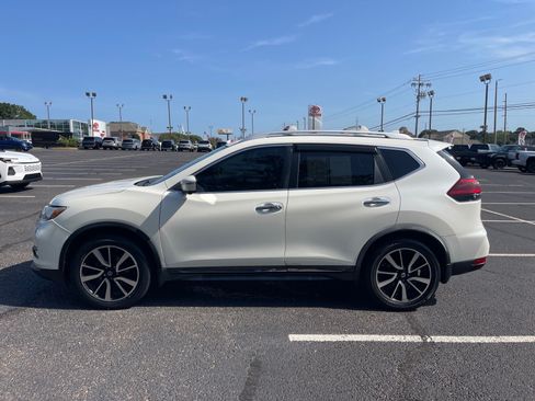 Used 2018 Nissan Rogue SL w/ Premium Package FWD image 13