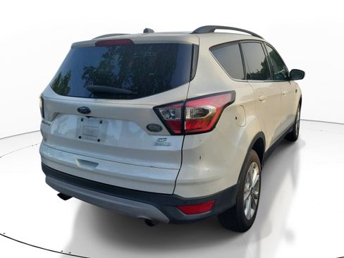Used 2017 Ford Escape SE w/ SE Leather Comfort Package FWD image 6