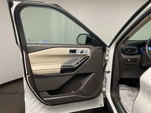 Used 2020 Ford Explorer Platinum w/ Premium Technology Package image 10