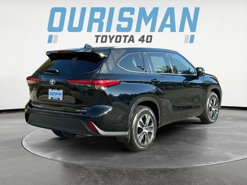 Used 2022 Toyota Highlander XLE image 7