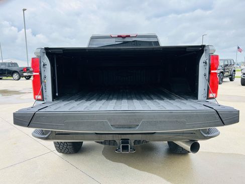 Used 2025 Chevrolet Silverado 2500 ZR2 w/ Technology Package AWD/4WD image 34
