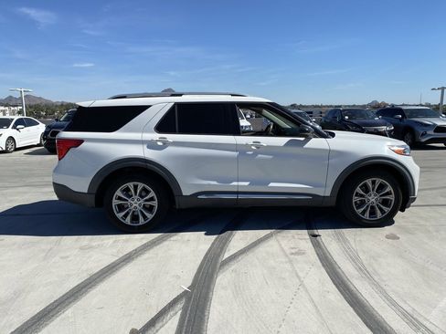 Used 2021 Ford Explorer Limited w/ Equipment Group 301A image 3