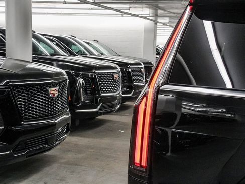 New 2026 Cadillac Escalade Luxury image 7