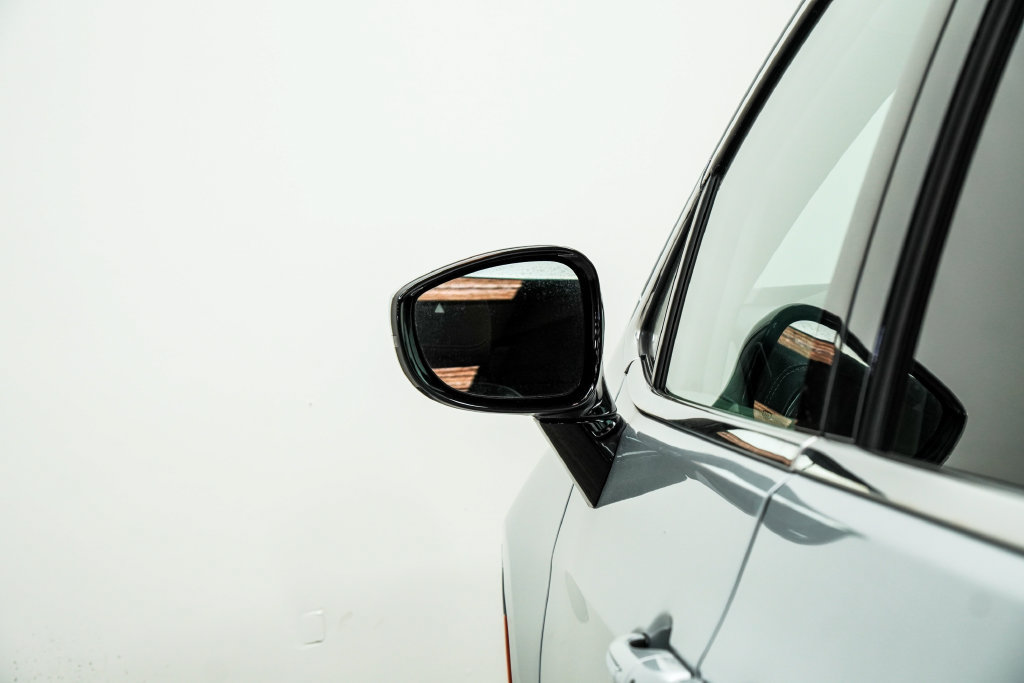 Used 2023 Chrysler Pacifica Limited FWD image 15