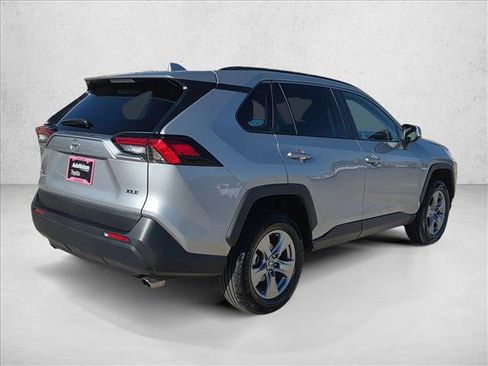 Used 2025 Toyota RAV4 XLE image 5