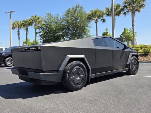 Used 2025 Tesla Cybertruck AWD Crew Cab image 6