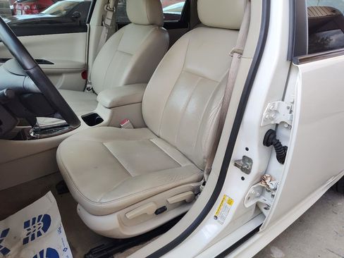 Used 2009 Chevrolet Impala LT w/ Luxury Edition Package image 16