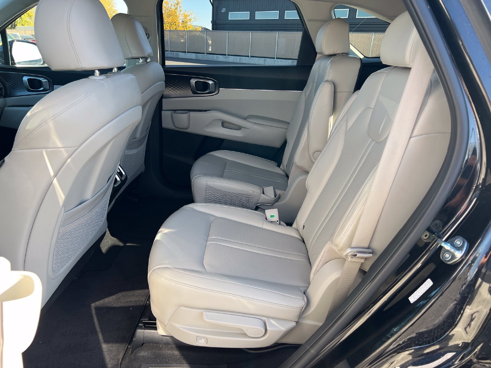 Used 2023 Kia Sorento EX AWD/4WD image 25