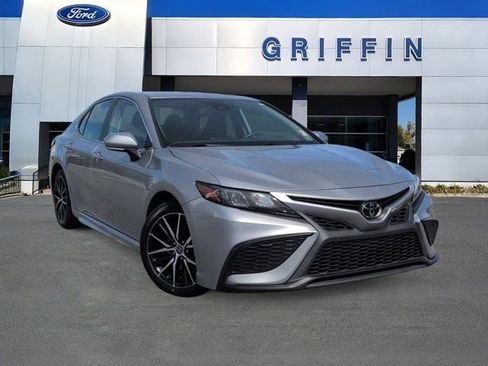 Used 2023 Toyota Camry SE w/ Convenience Package image 1