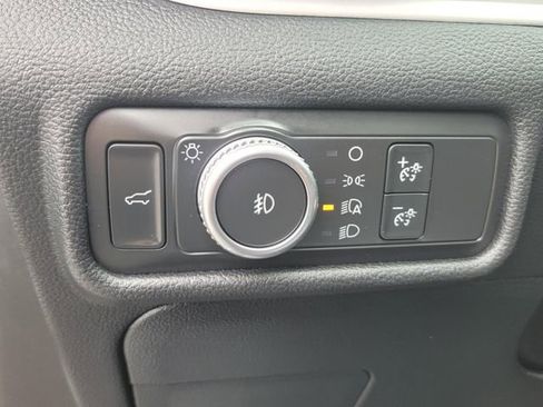 Used 2020 Ford Explorer XLT w/ Equipment Group 202A image 29