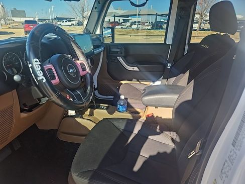 Used 2013 Jeep Wrangler Unlimited Sahara w/ Connectivity Group image 6