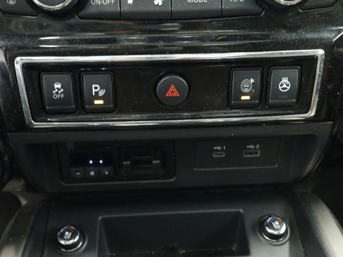 Used 2024 Nissan Titan Platinum Reserve w/ Moonroof Package AWD/4WD image 38