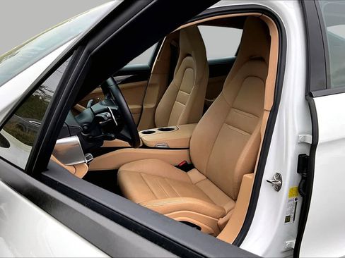 Used 2023 Porsche Panamera RWD image 8