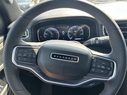 Used 2024 Jeep Wagoneer L Series II w/ Flexible Seating Group AWD/4WD image 33