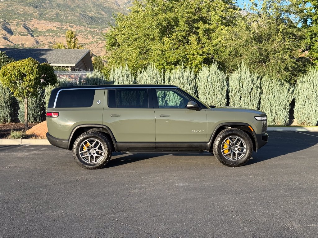 Used 2022 Rivian R1S Launch Edition Quad AWD/4WD image 8