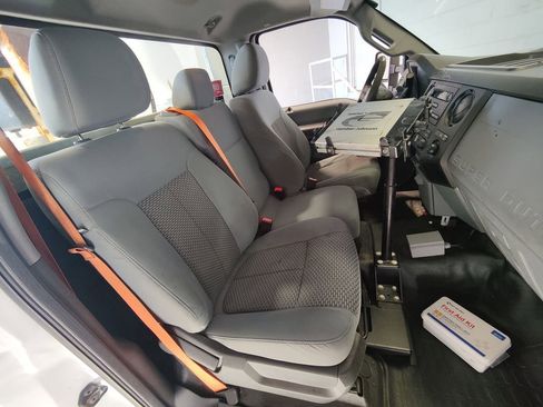 Used 2014 Ford F450 XL w/ Power Equipment Group image 19