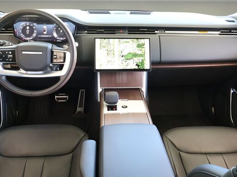 Used 2024 Land Rover Range Rover Autobiography image 14
