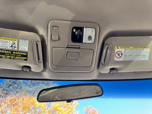 Used 2000 Toyota Tundra Limited image 25