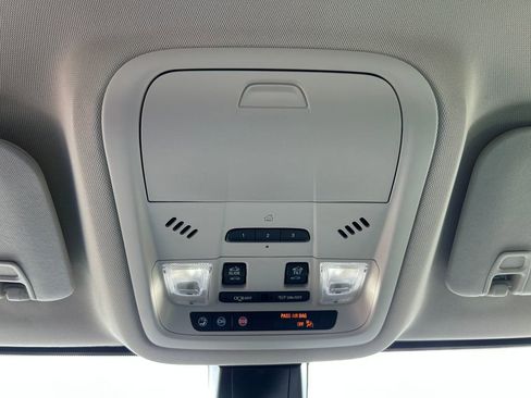 Used 2023 GMC Acadia Denali w/ Black Diamond Edition FWD image 21