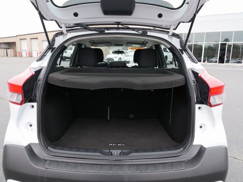 Used 2019 Nissan Kicks SR w/ Exterior Package image 13