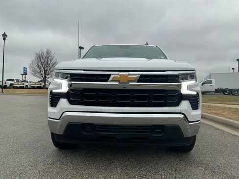 Used 2024 Chevrolet Silverado 1500 LT image 10