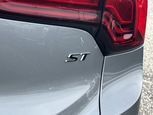 Used 2024 Buick Encore GX Sport Touring w/ Comfort Package image 9