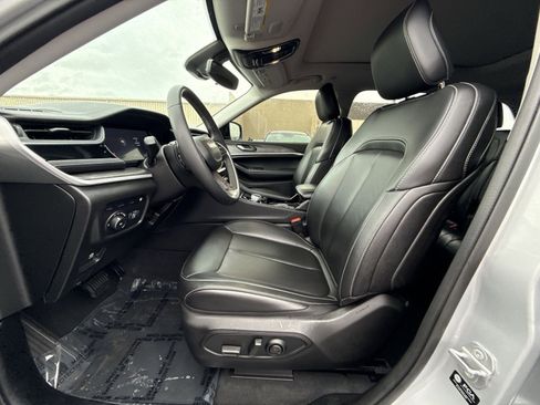 Used 2023 Jeep Grand Cherokee 4xe image 13