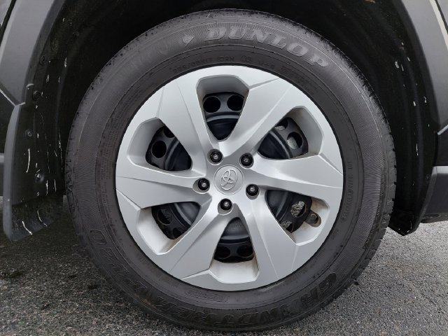 Used 2025 Toyota RAV4 LE AWD/4WD image 28