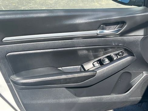 Used 2023 Nissan Altima 2.5 SV image 17