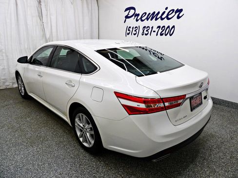 Used 2015 Toyota Avalon XLE Premium image 4