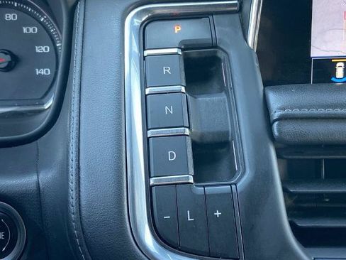Used 2021 Chevrolet Tahoe Z71 w/ Luxury Package AWD/4WD image 11