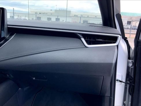 Used 2025 Toyota Corolla SE FWD image 18