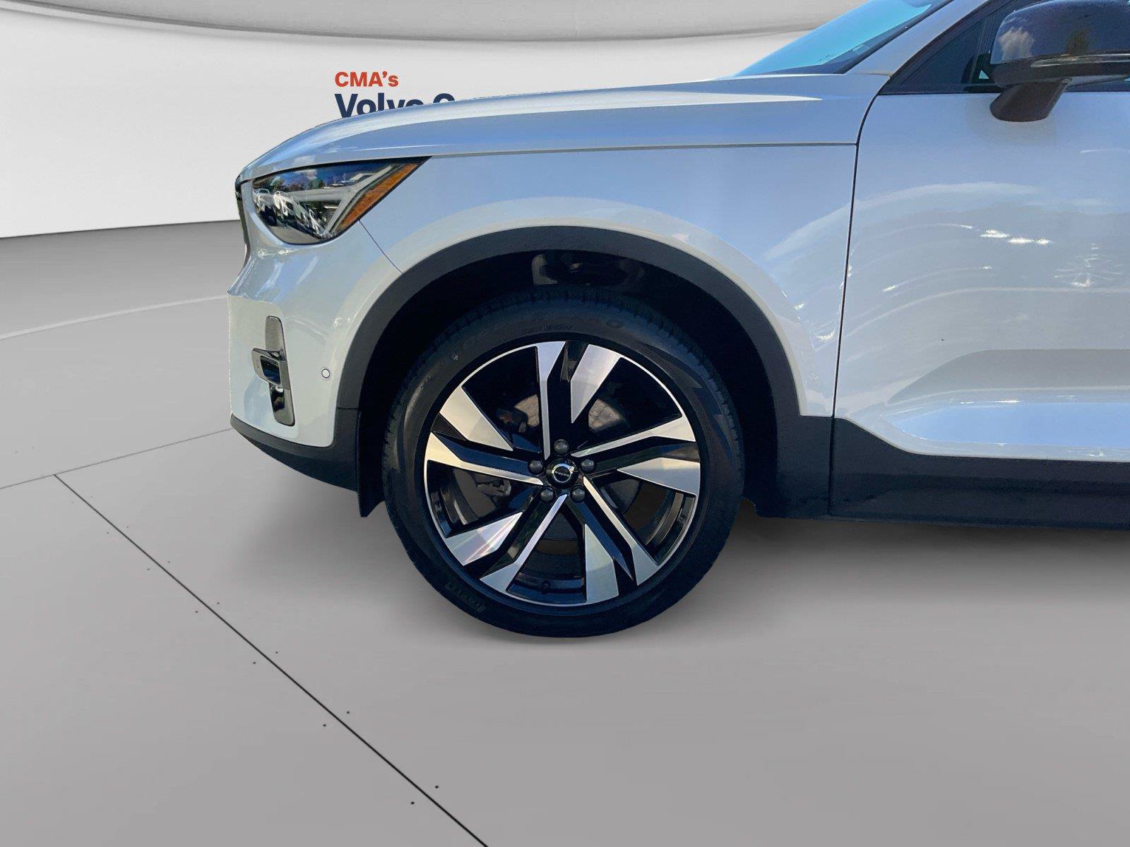 Used 2025 Volvo XC40 B5 Ultra w/ Protection Package Premier AWD/4WD image 14