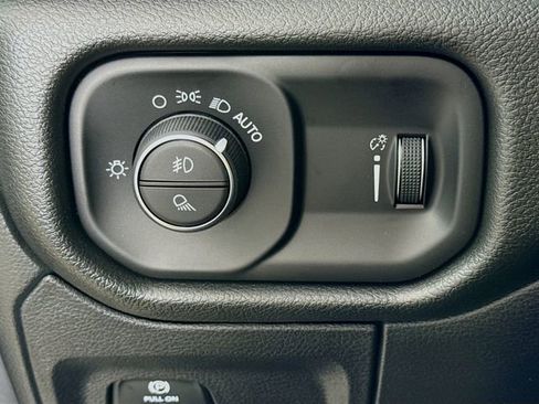 New 2026 RAM 1500 Express AWD/4WD image 10