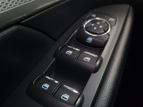 Used 2016 Ford Explorer XLT w/ Equipment Group 202A FWD image 27
