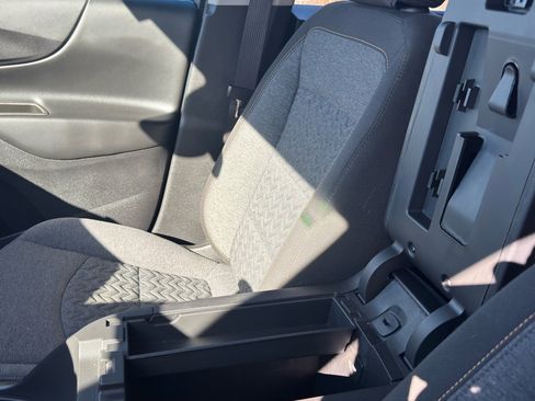 Used 2023 Chevrolet Equinox LT image 28