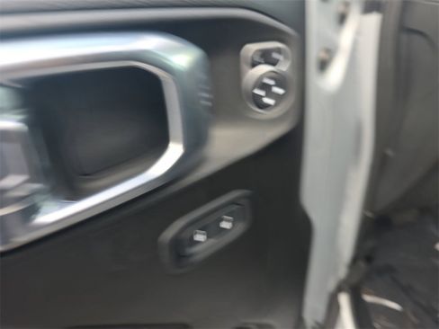 Used 2022 Jeep Gladiator Sport image 18