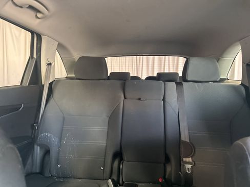 Used 2019 Kia Sorento L image 16