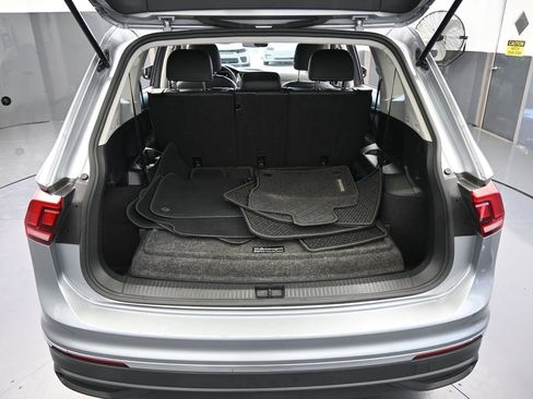 Used 2023 Volkswagen Tiguan SE image 36