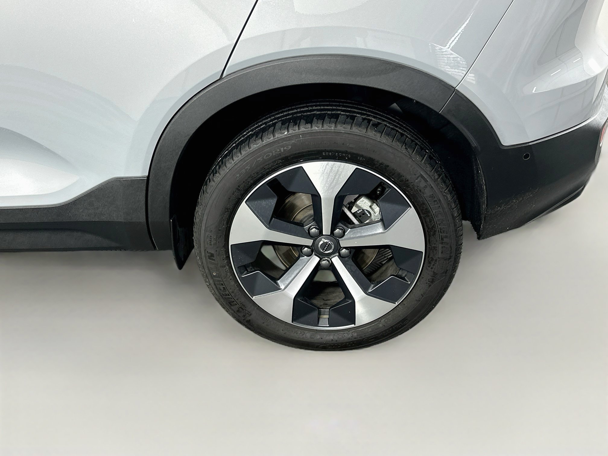 Used 2026 Volvo XC40 B5 Plus AWD/4WD image 11