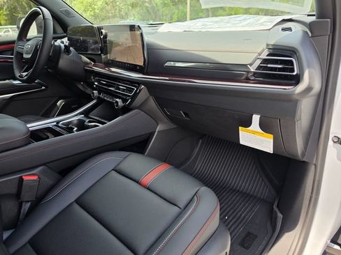 New 2026 Chevrolet Traverse RS w/ LPO, Floor Liner Package FWD image 15