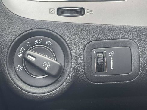Used 2018 Dodge Journey SXT w/ Connectivity Group FWD image 21