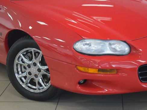 Used 2002 Chevrolet Camaro Z28 RWD image 6