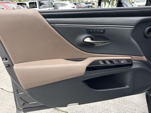 Used 2025 Lexus ES 350 w/ Premium Package FWD image 13