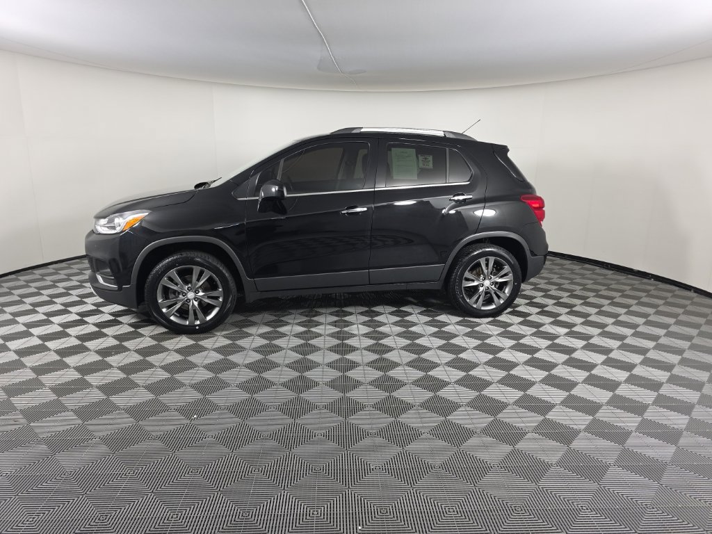 Used 2017 Chevrolet Trax Premier AWD/4WD image 2