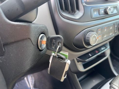 Used 2020 Chevrolet Colorado W/T w/ WT Convenience Package image 26