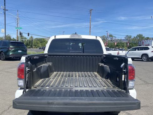 Certified 2021 Toyota Tacoma TRD Sport AWD/4WD image 22
