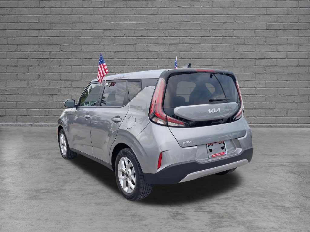 Used 2024 Kia Soul LX w/ Option Group 015 FWD image 7