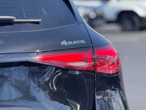 Used 2025 Mercedes-Benz GLC 300 4MATIC image 15