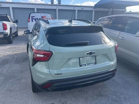 Used 2024 Chevrolet Trax RS w/ Sunroof Package image 14